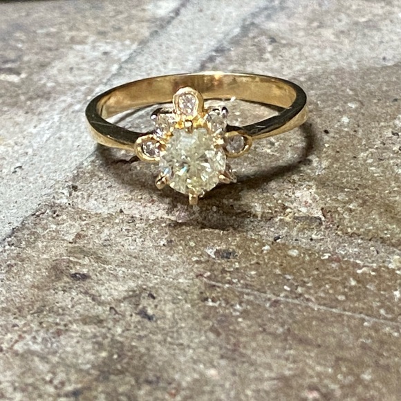 GENUINE NATURAL DIAMOND Engagement Ring Solid 14KT GOLD - Picture 3 of 17